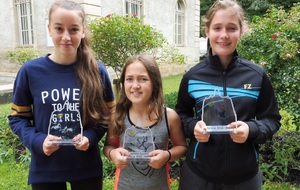  Power to the girls  : 3 jeunes badistes récompensées !